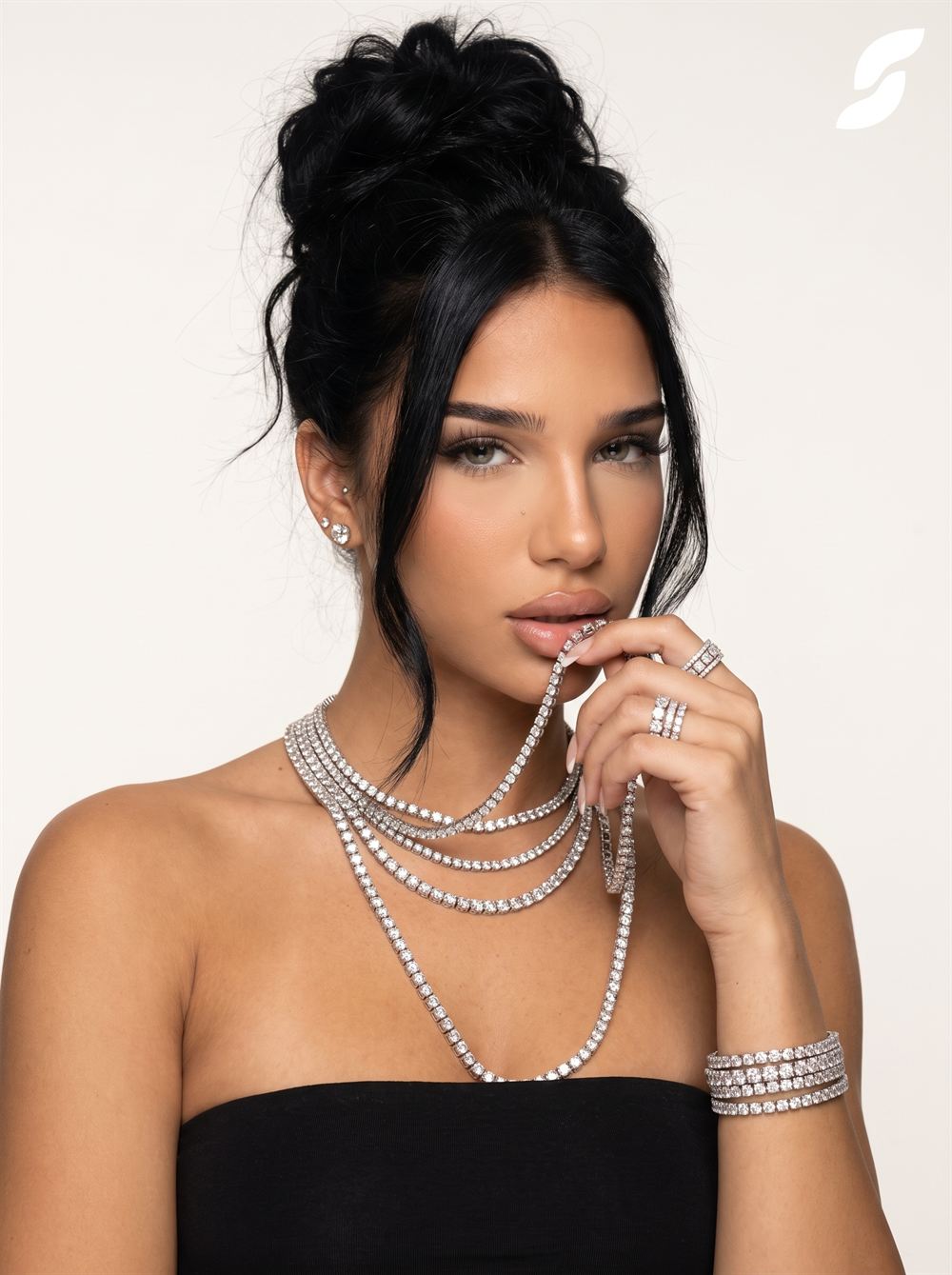 Jewellery creative by Vitonize