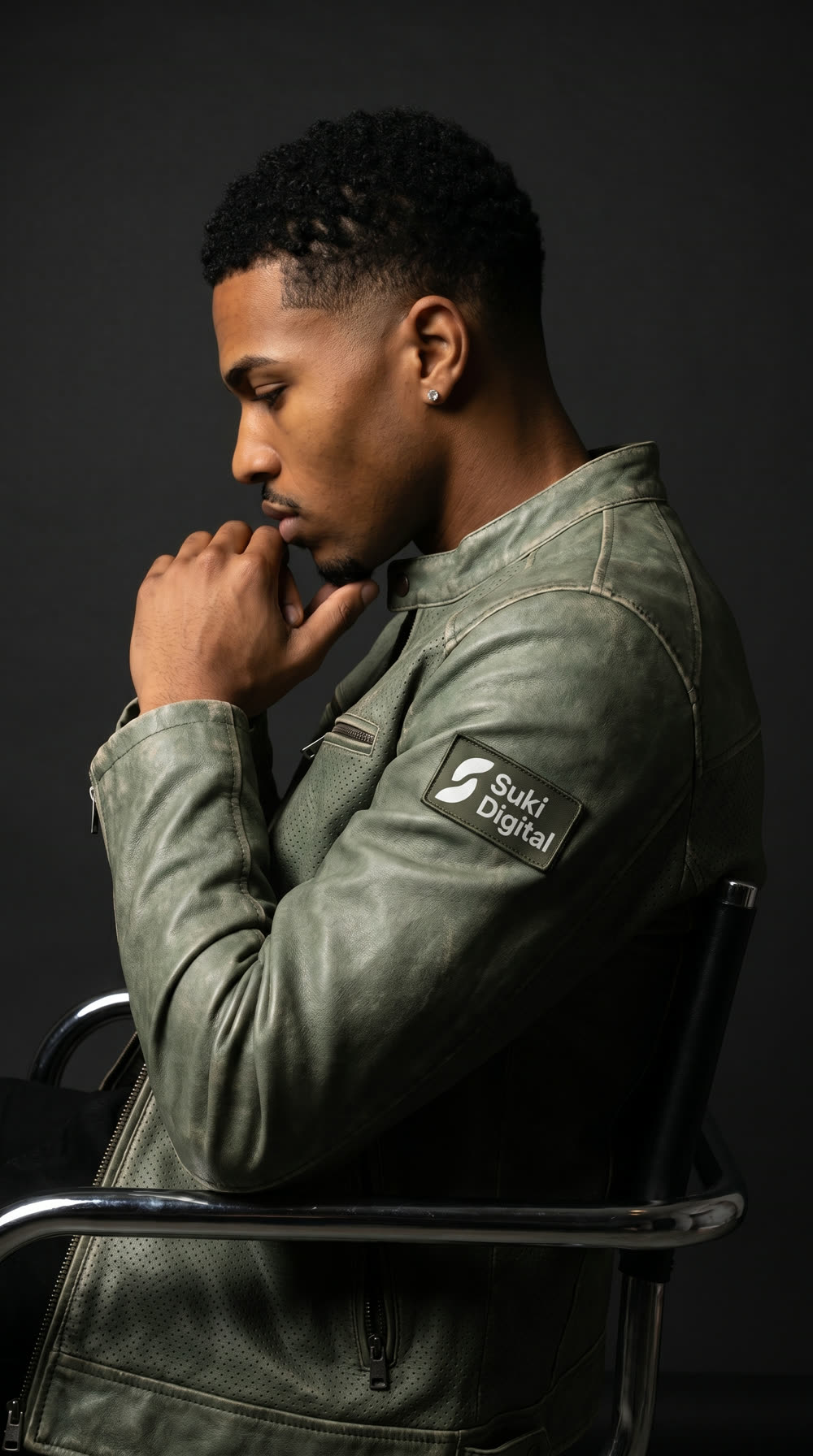 Model creative by Vitonize